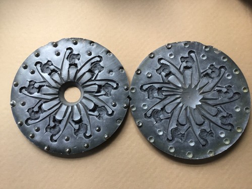 Metal casting mould squirrel - casting,