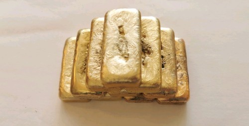 Hand poured nordic - hand, gold