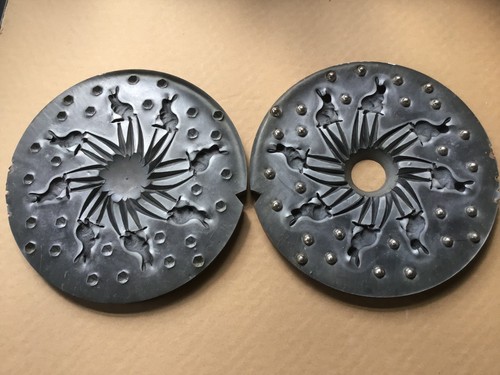 Metal casting mould rabbit - casting,